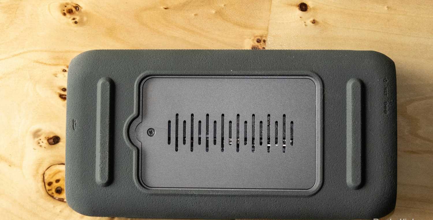 صورة للوحة خلفية مهواة لـ UnifyDrive UT2.