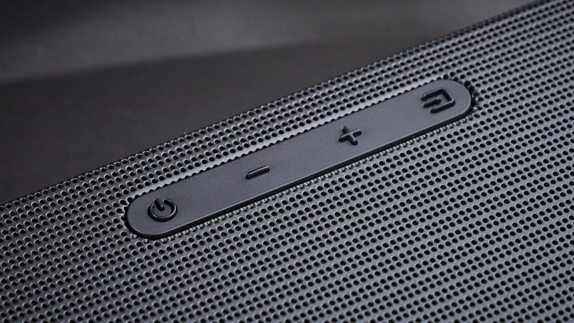 the samsung q600f premium soundbar and subowoofer in black