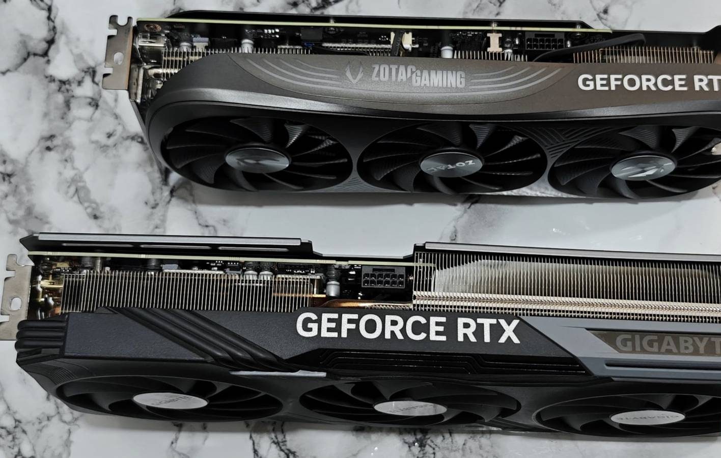 3 أسباب تدفعني لتخفيض جهد التشغيل لكل بطاقات Nvidia الرسومية التي أمتلكها: تحسين الأداء، وتقليل الحرارة، وإطالة العمر الافتراضي.