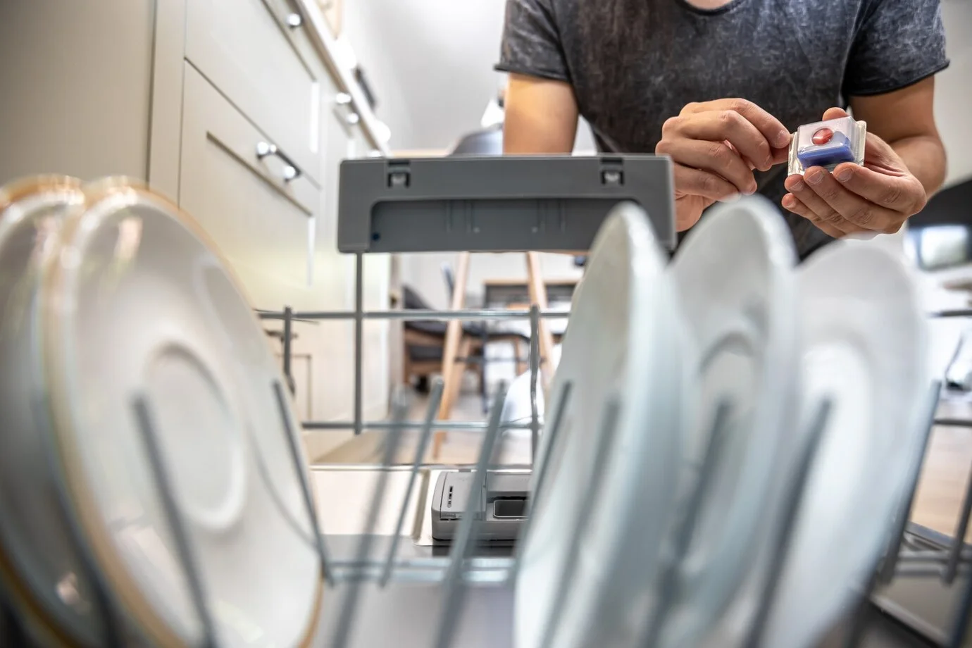 غسالة أطباق Bosch تُظهر خطأ E22؟ إصلاح بسيط فاتك