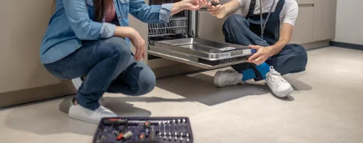 لماذا لا تصرف غسالة الصحون Maytag وكيفية إصلاحها