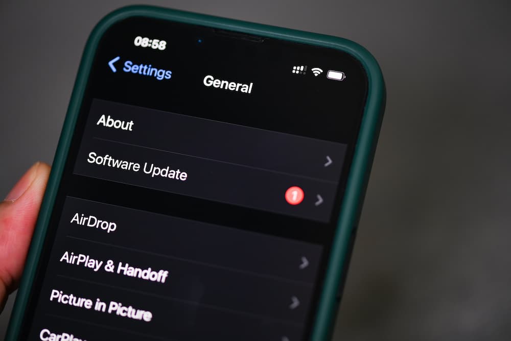 iPhone screen showing an iOS software update notification
