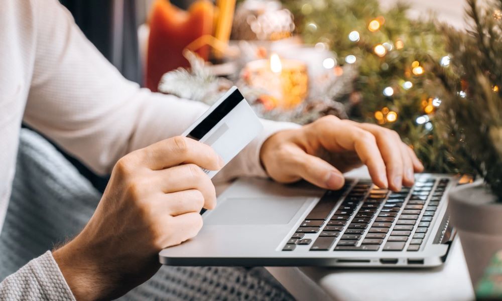التسوق عبر الإنترنت في موسم الأعياد