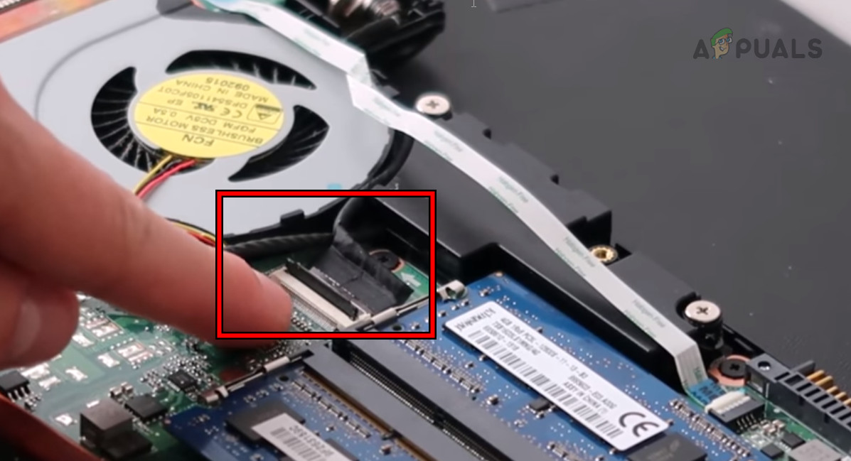 أعد تثبيت كابل الرسوميات في Chromebook