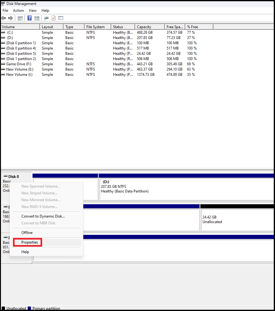 لقطة شاشة لإدارة الأقراص تعرض قائمة النقر بزر الماوس الأيمن مع خيار الخصائص
