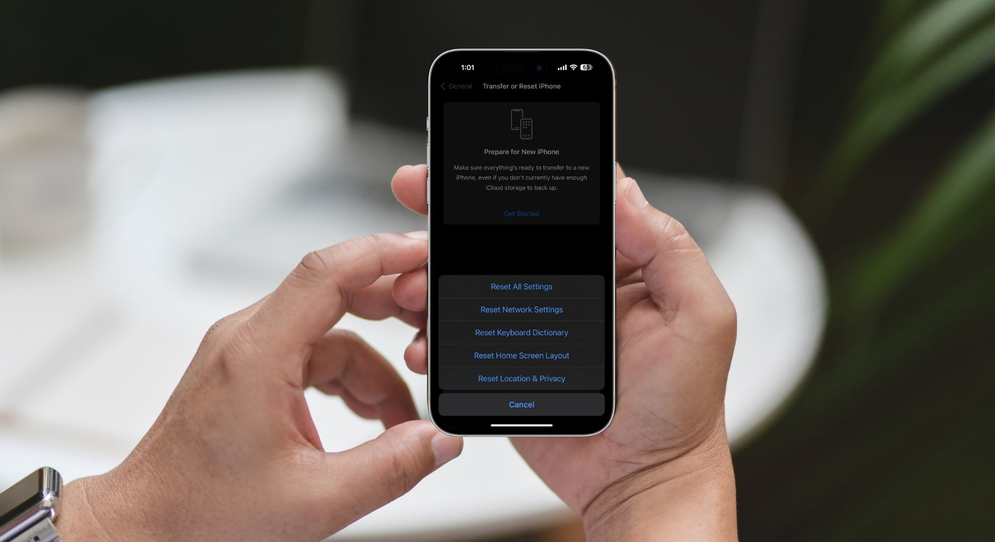 ما هي إعدادات الشبكة في iPhone وماذا تتحكم فيه؟