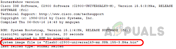 لقطة شاشة لنتائج أمر show version للتحقق من البرنامج الثابت الجديد