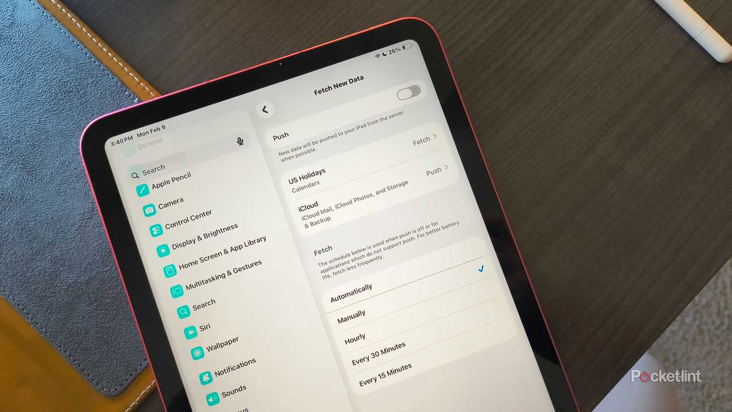 جلب بيانات جديدة على جهاز iPad.