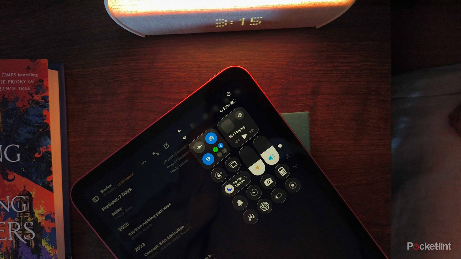 كيف أخفض سطوع شاشة iPad إلى ما دون الحد الأدنى؟