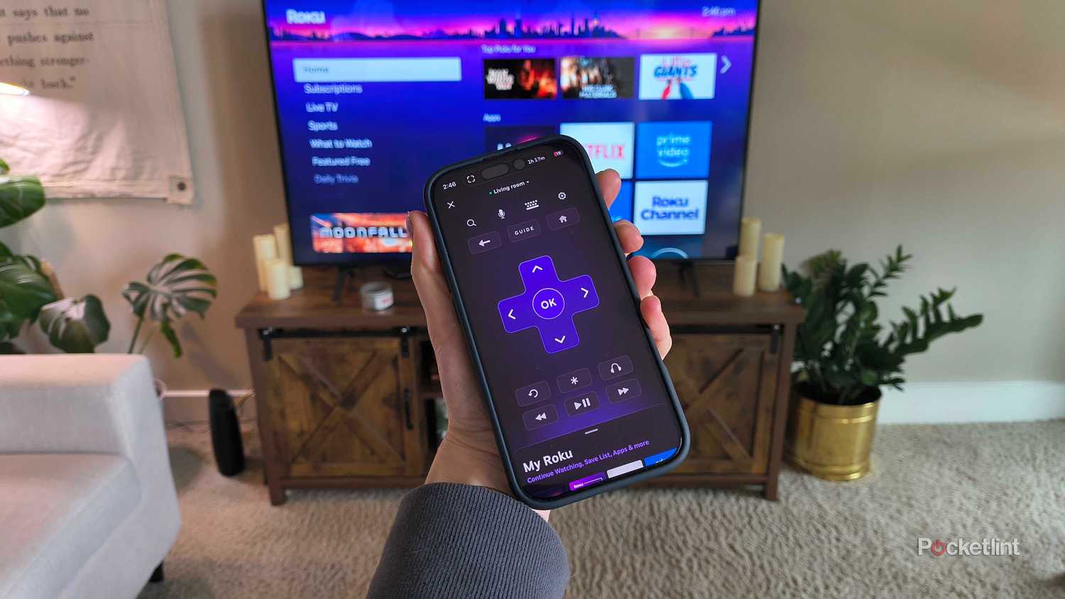 جهاز التحكم عن بعد Roku على تطبيق الهاتف المحمول.