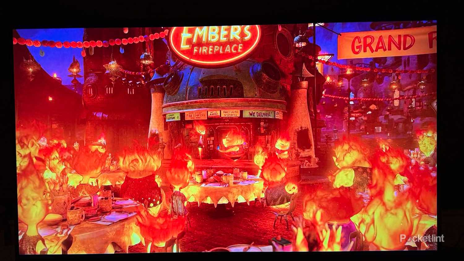 Elemental على Disney+، معروض على تلفزيون LG QNED85.