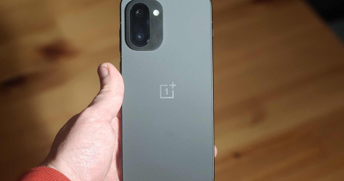 مراجعة OnePlus 15R: ليس مبهراً، لكنه الأفضل في هذا المجال!