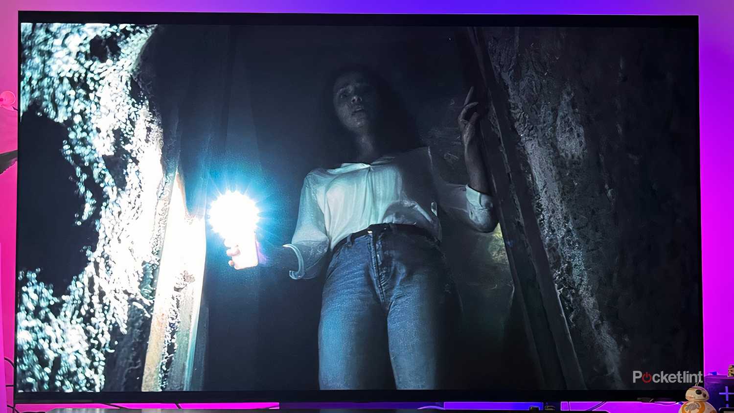 لقطة شاشة من فيلم Barbarian على تلفزيون OLED