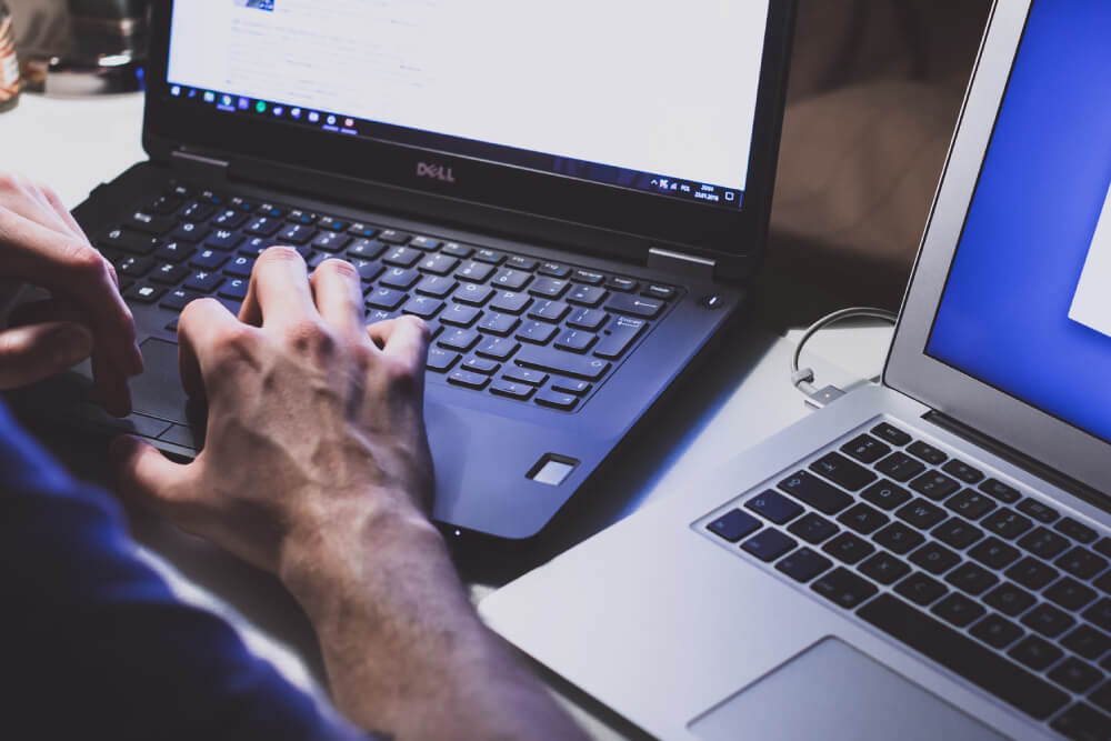 2台のWindows 11/10コンピューターを接続する方法：ネットワークガイド