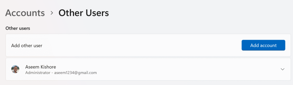 「その他のユーザー」の下にある「アカウントを追加」をクリックします。