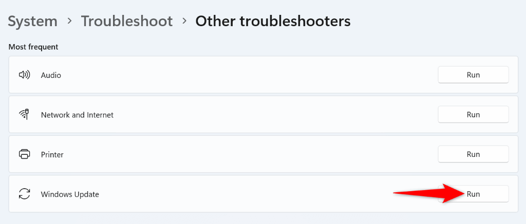 Windows 11 の設定で、「Windows Update」の「実行」が強調表示されます。