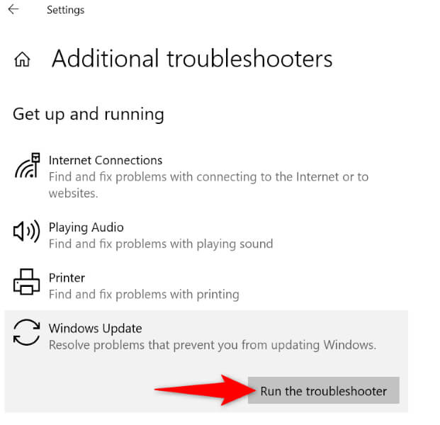 Windows 10 の設定で、「Windows Update」の「トラブルシューティングを実行する」が強調表示されます。