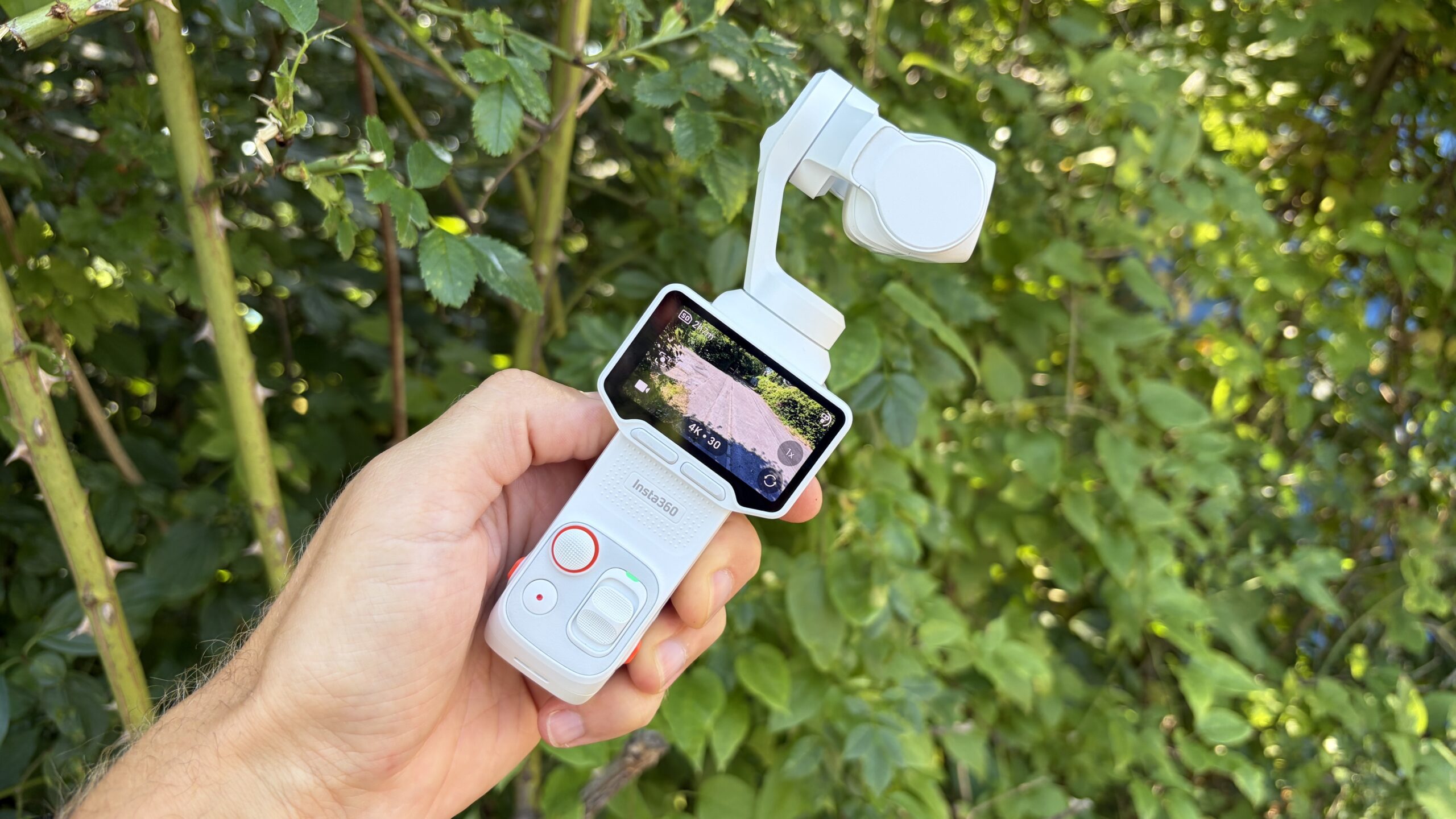 مثبت Insta360 Luna Ultra