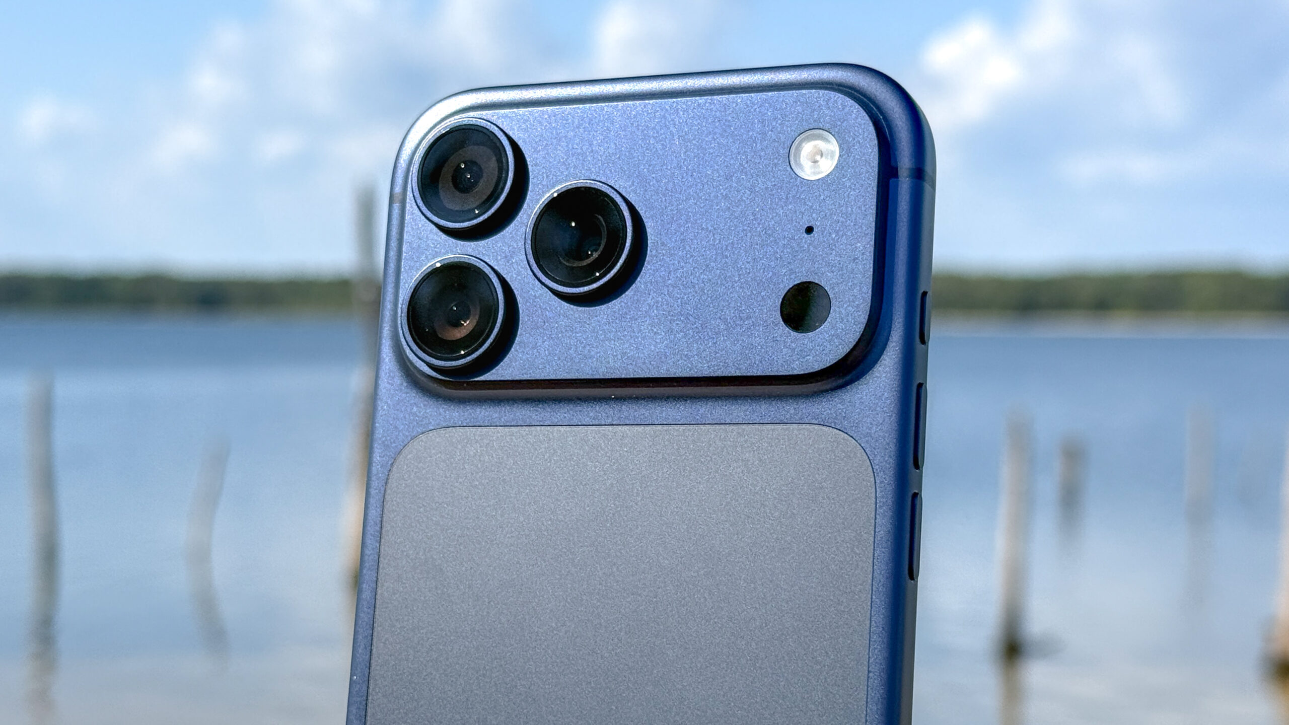 وحدة كاميرا iPhone 17 Pro Max