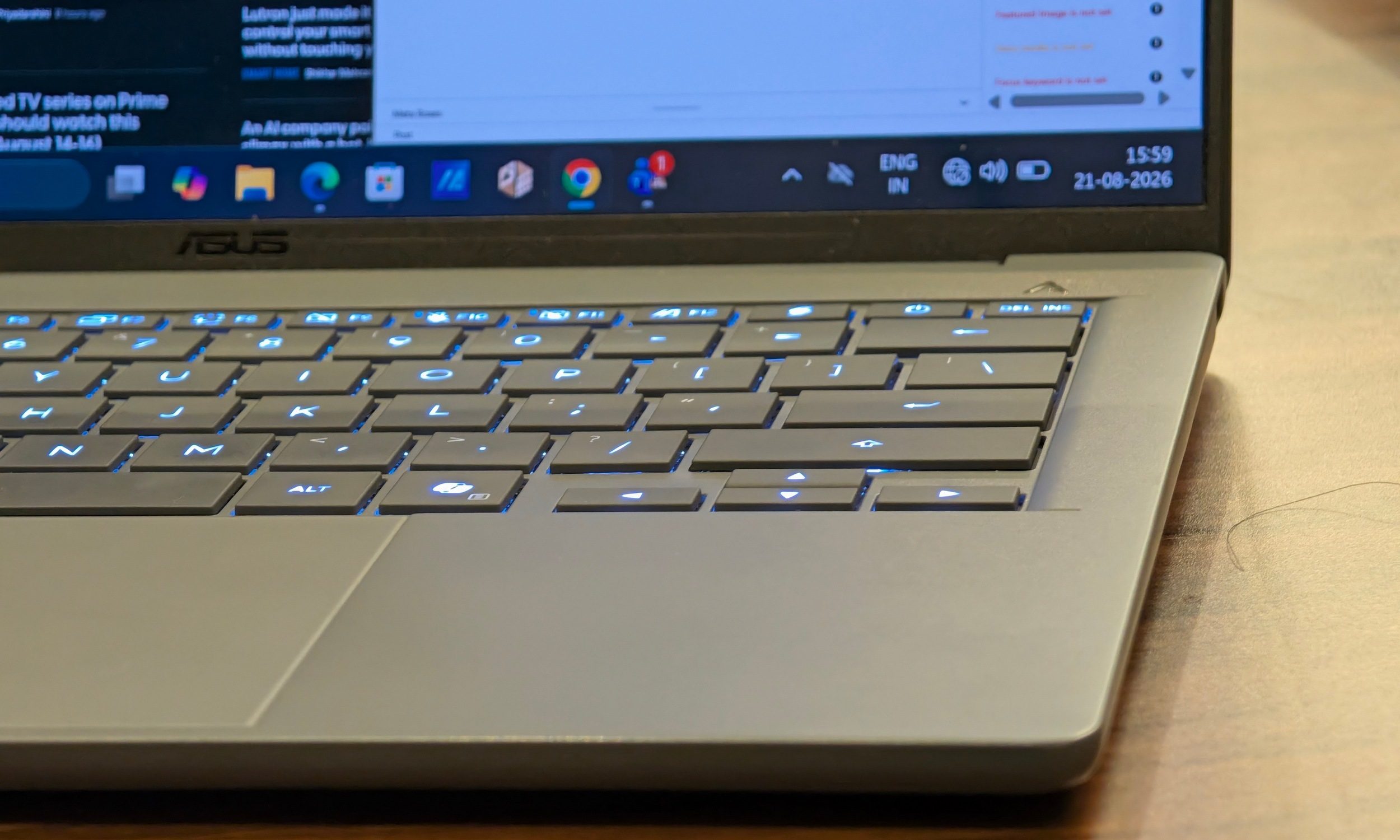 مراجعة ASUS Zenbook A14 إضاءة خلفية للوحة المفاتيح