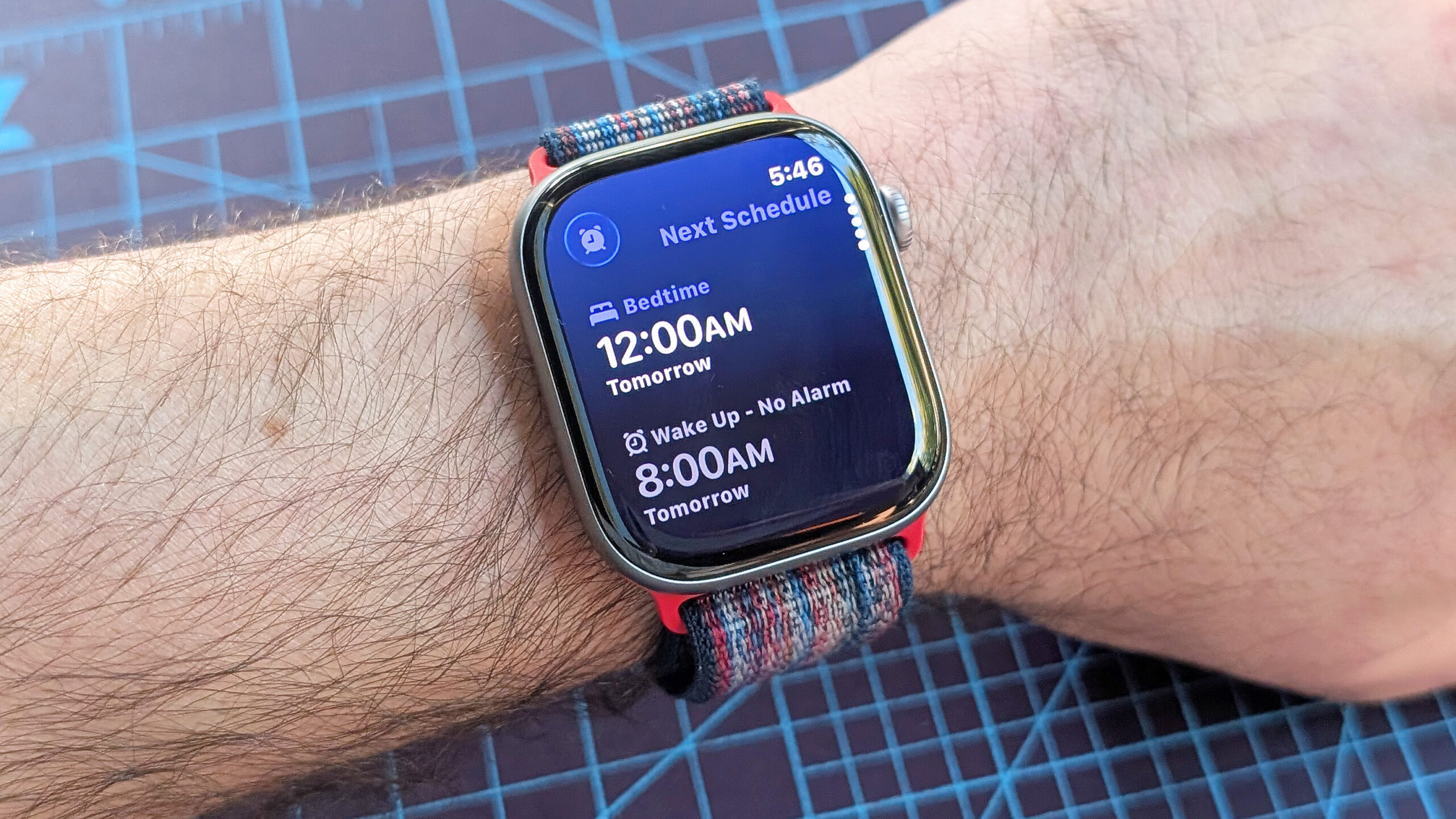لقطة مقربة لساعة Apple Watch Series 11 تعرض نتيجة نوم المستخدم