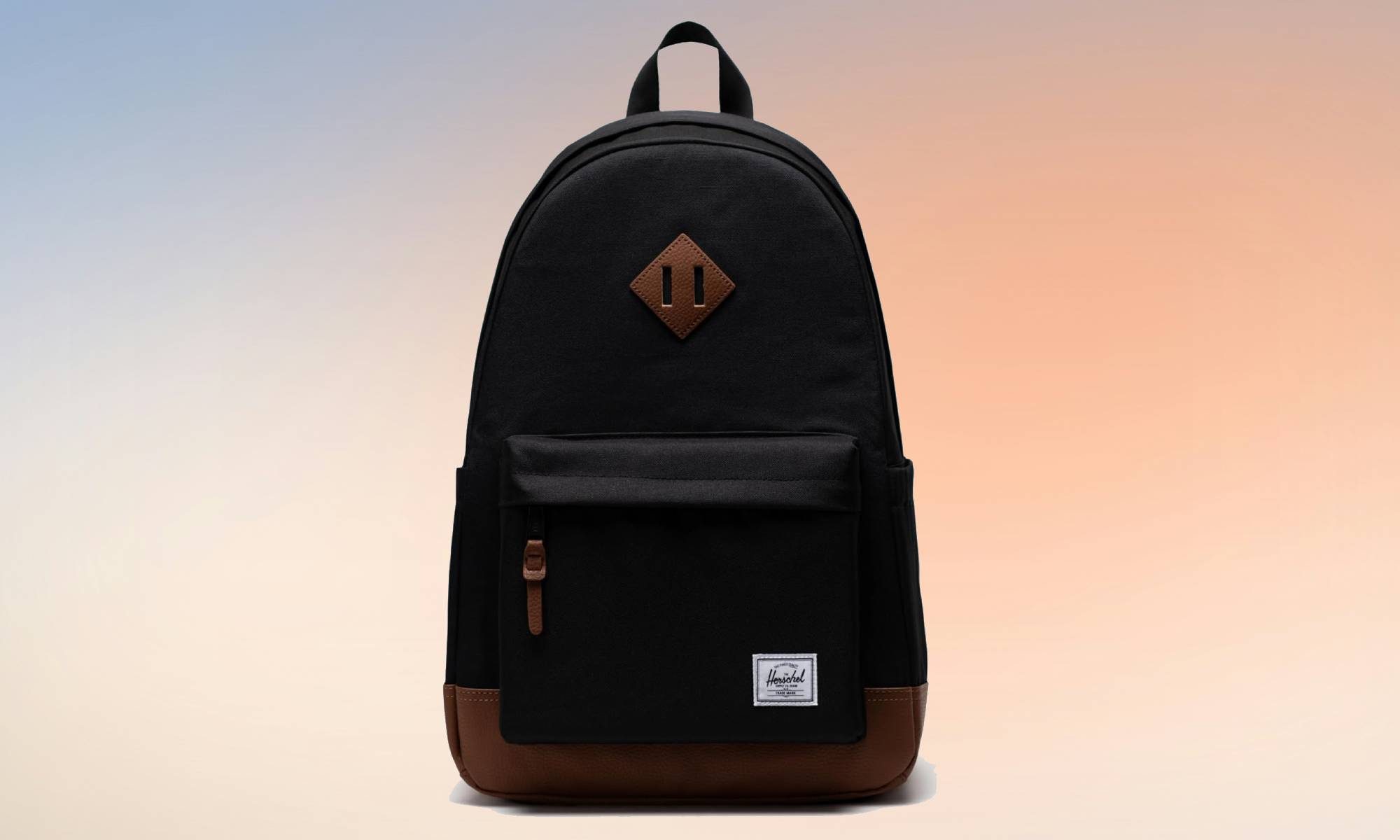 حقيبة Herschel Heritage على خلفية متدرجة