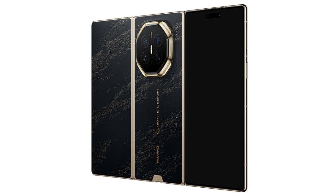 تصميم Huawei Mate XT 2 Ultimate مفتوح