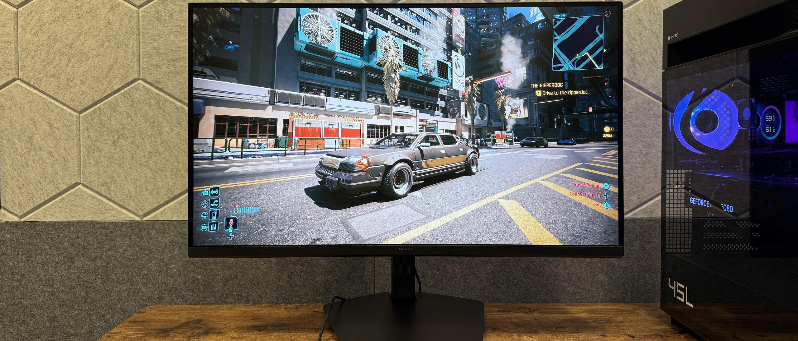 اختبرت شاشة Samsung 6K للألعاب وعيناي لا تكاد تصدق