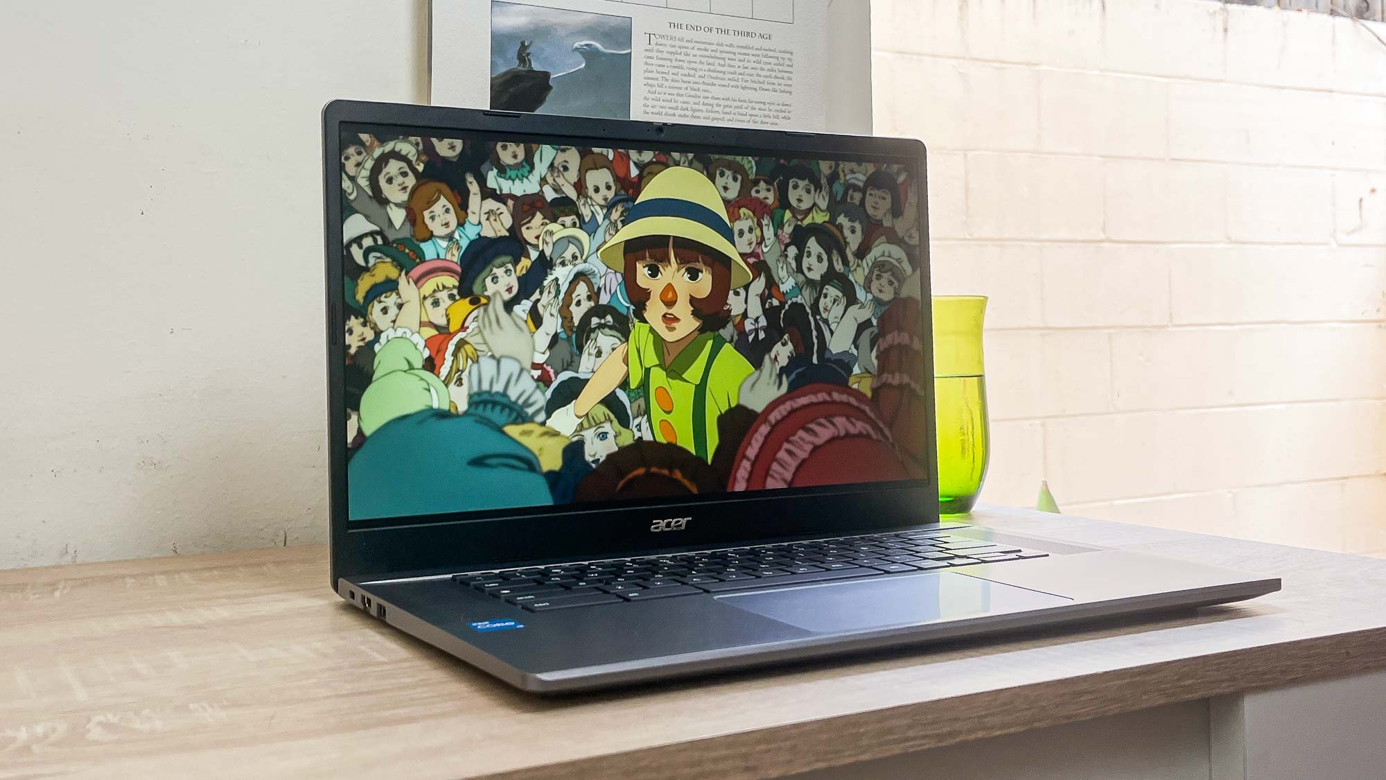 وحدة مراجعة Acer Chromebook Plus 515 على مكتب