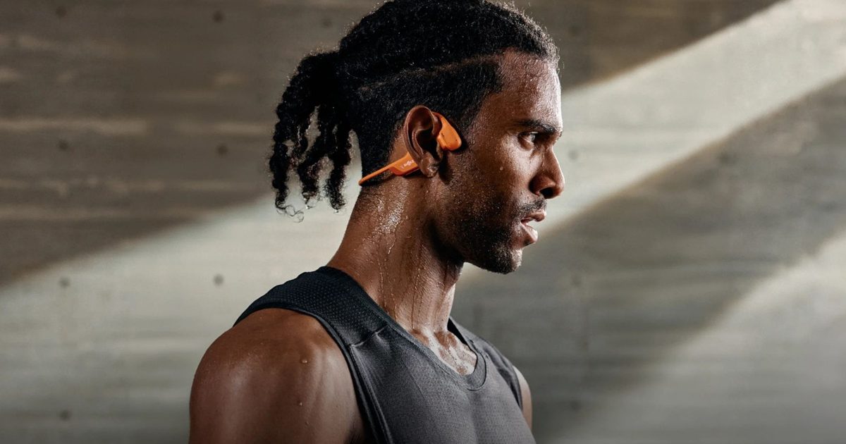 Shokz OpenRun Air 2: شحن USB-C، بطارية 10 ساعات، وتصميم توصيل عظمي مطور