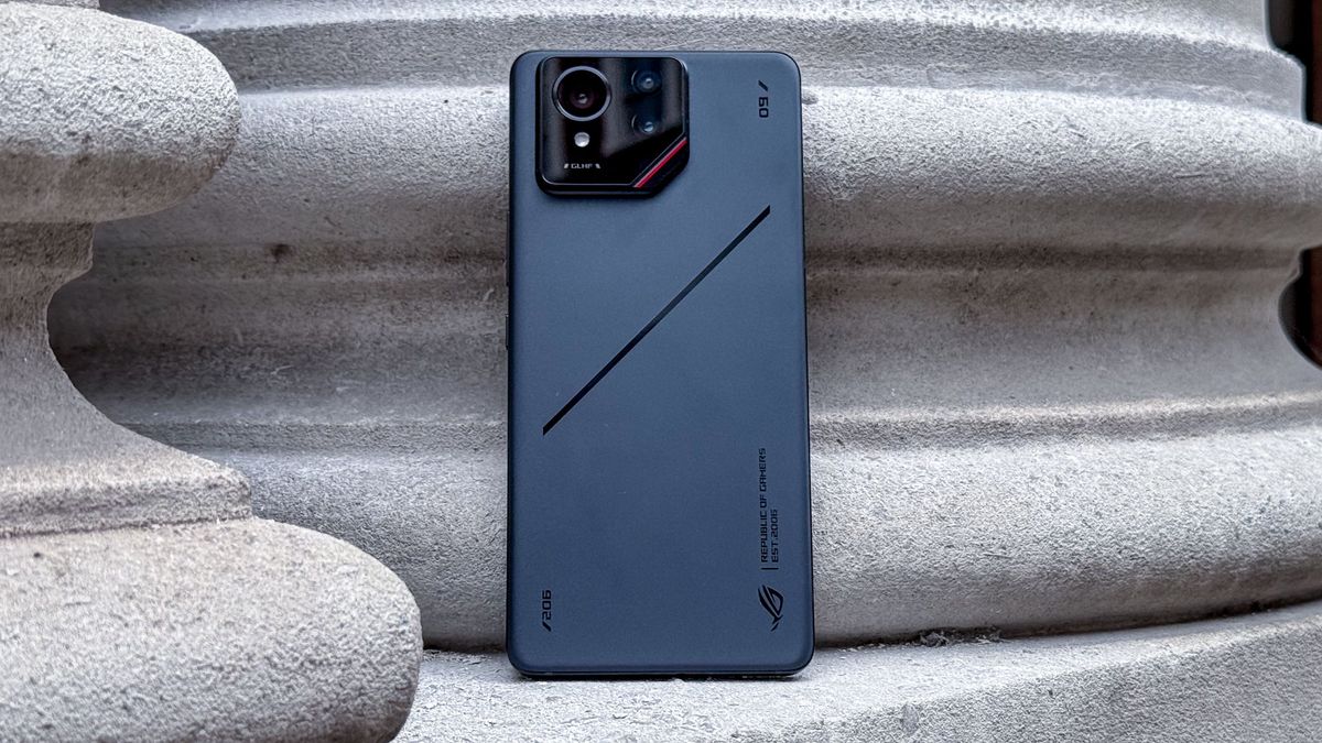 هاتف Asus ROG Phone 9 Pro من الخلف