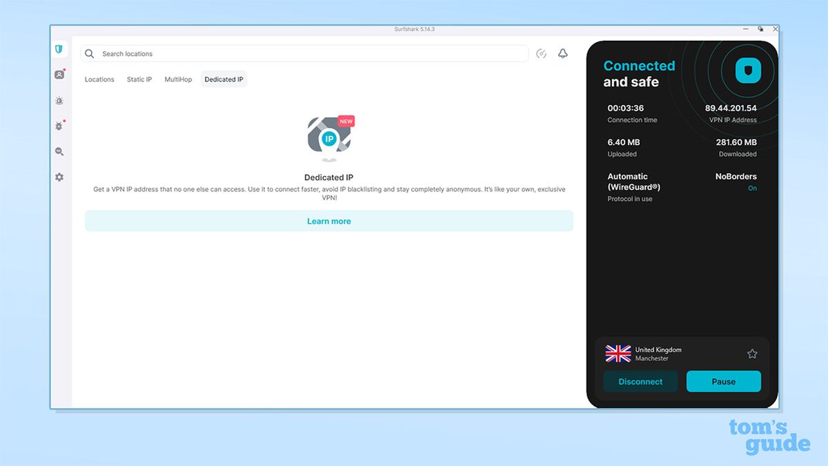 علامة تبويب IP المخصص (dedicated IP) في تطبيق Surfshark على Windows. يظهر النص: "IP مخصص. احصل على عنوان IP لشبكة VPN لا يمكن لأحد غيرك الوصول إليه. استخدمه للاتصال بشكل أسرع، وتجنب حظر IP، والبقاء مجهول الهوية تمامًا. إنه مثل شبكة VPN الحصرية الخاصة بك!". يوجد زر "تعلم المزيد" أسفل هذا النص.