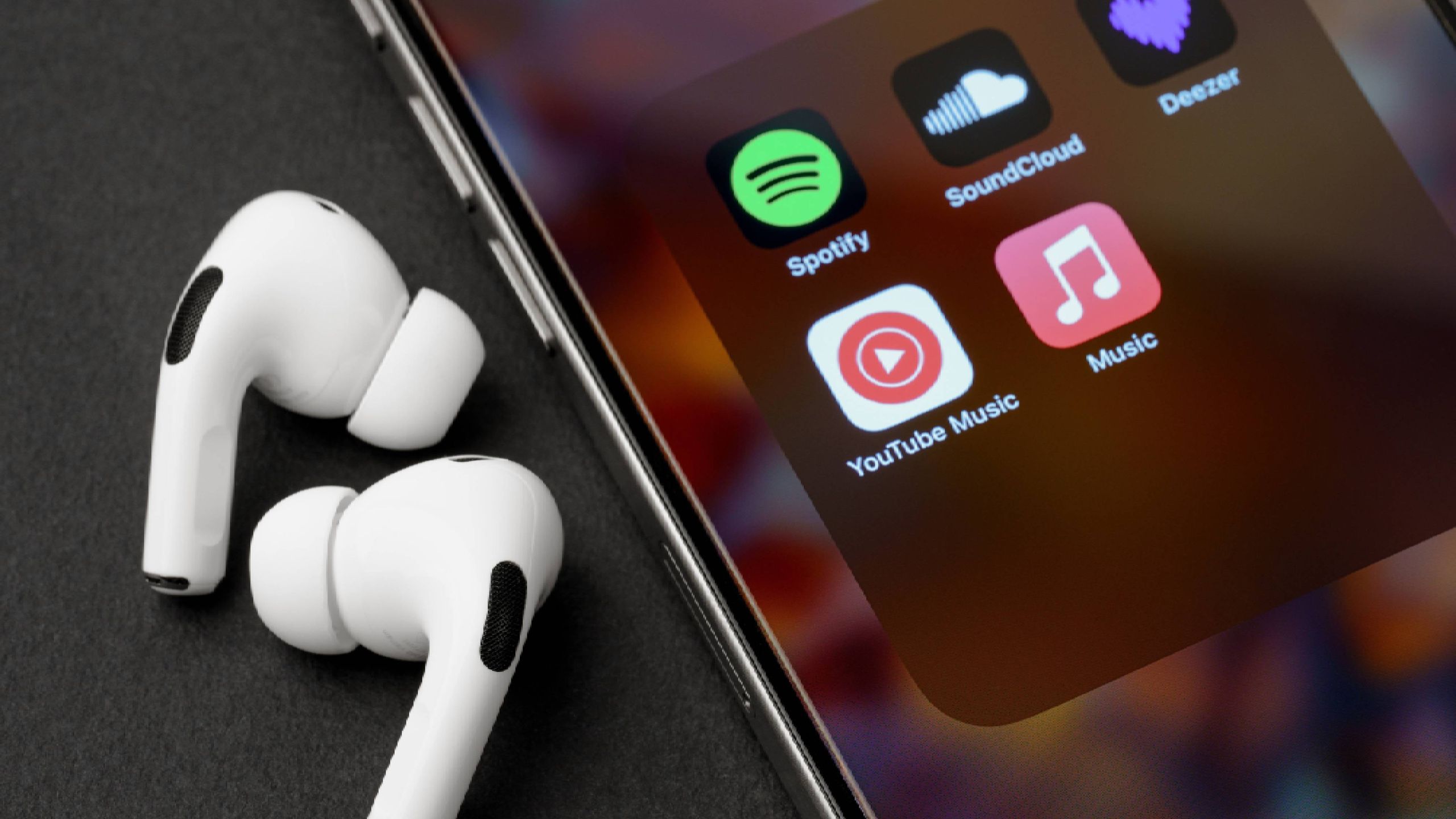 AirPods Ultra: كل ما نعرفه حتى الآن