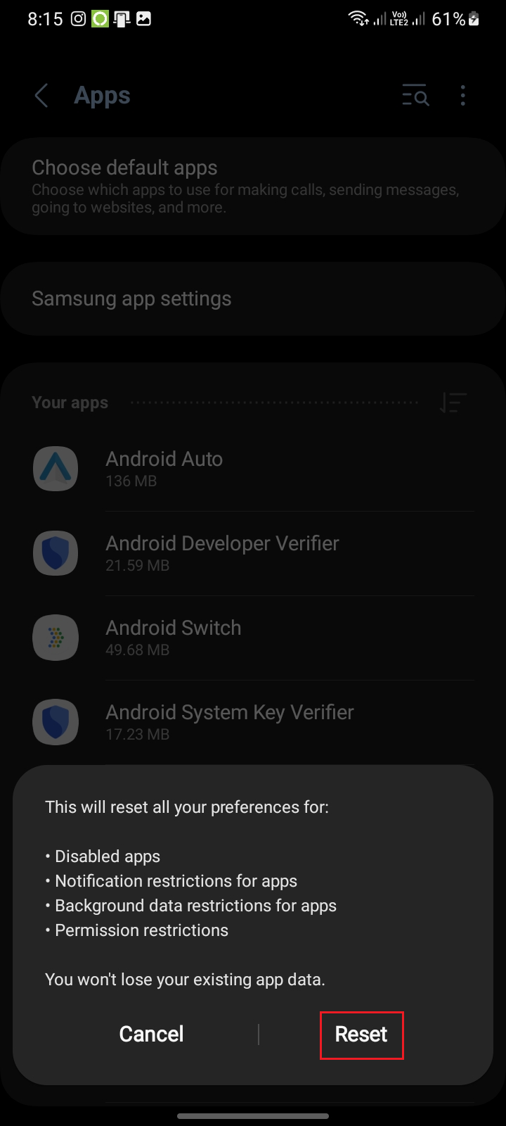 قائمة Android Apps تُظهر خيار Reset app preferences من القائمة العلوية اليمنى.