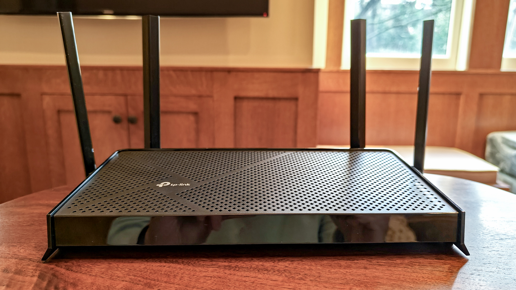 راوتر TP-Link Archer BE3600 على طاولة