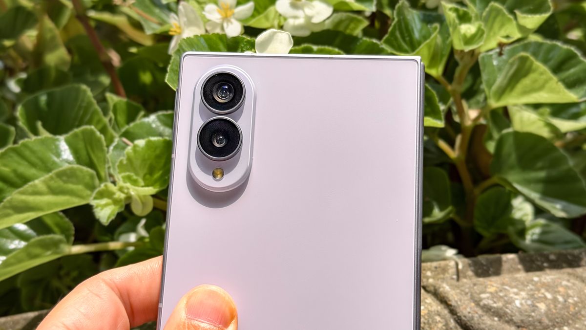 هاتف Galaxy Z Fold 8