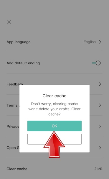 شاشة تحديث تطبيق CapCut وخيار مسح ذاكرة التخزين المؤقت داخل التطبيق قبل إعادة تسجيل الدخول.