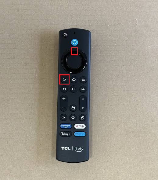 جهاز التحكم عن بعد الخاص بـ Fire TV يستخدم زري Up و Rewind معًا للتبديل بين درجات دقة العرض.