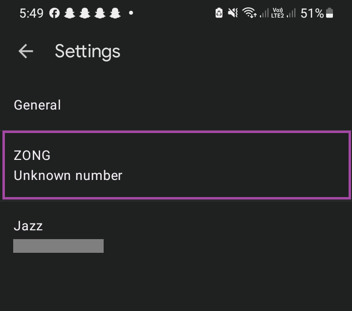 شاشة محادثات RCS في Google Messages تعرض خيار Verify your number أثناء الإعداد على Android.