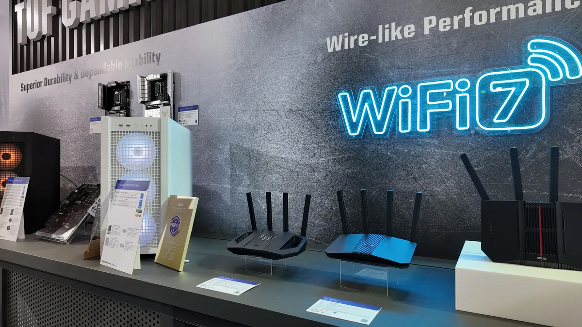 راوتر Asus Wi-Fi 7 Rapture GT-BE19000 في معرض Computex 2024.
