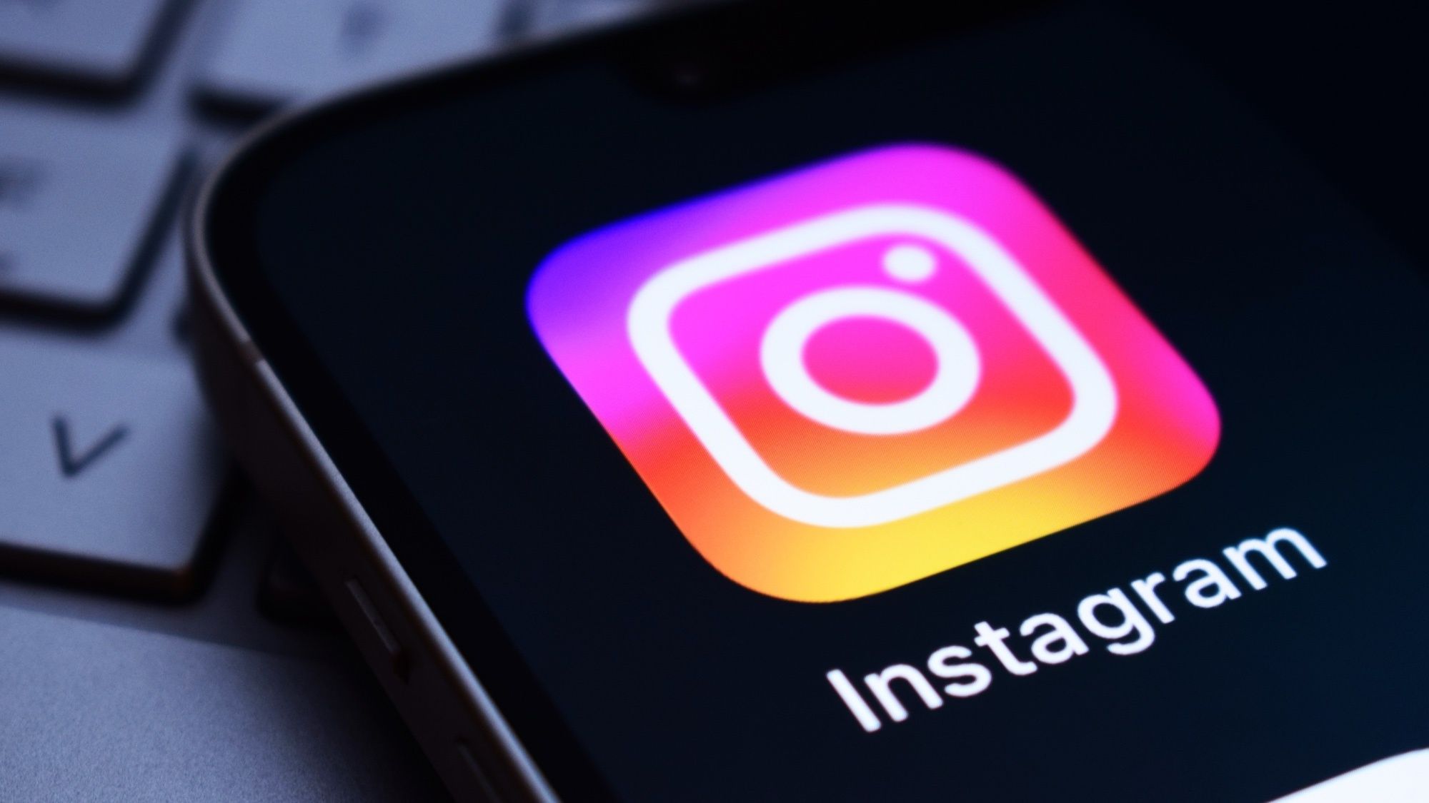 لا تظن أن حسابك الخاص على Instagram سري بالكامل