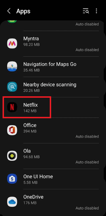 شاشة معلومات تطبيق Netflix على Android تفتح إعدادات التخزين والذاكرة المؤقتة.