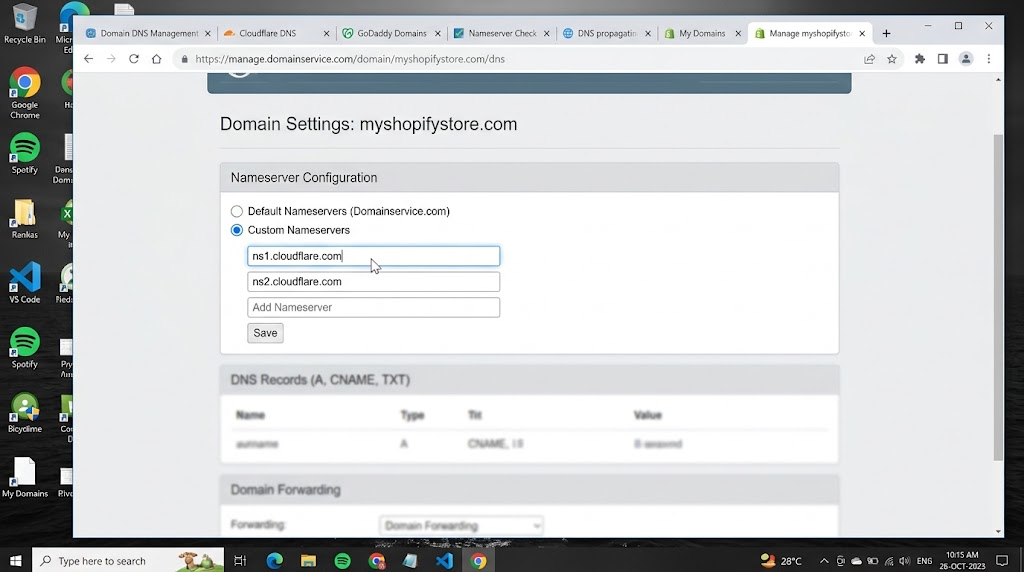 صفحة مسجل النطاق تعرض إعدادات خوادم الأسماء التي يتم التحقق منها قبل تعديل سجلات DNS لـ Shopify.