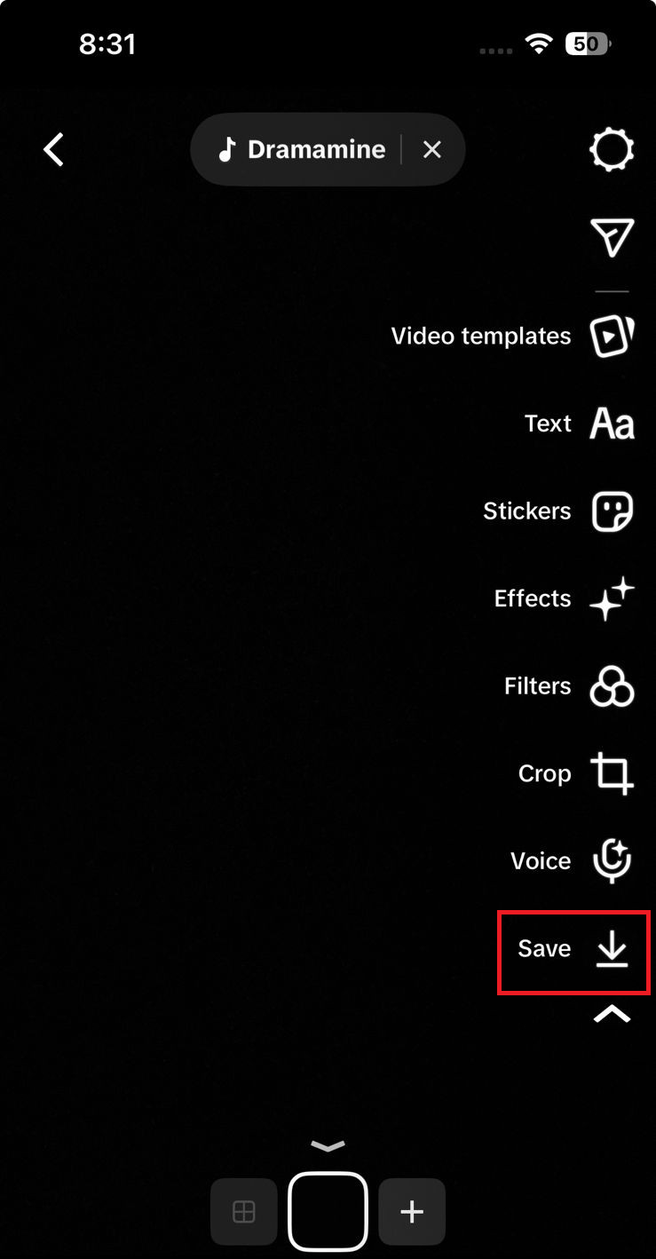 شاشة مسودة TikTok تعرض خيار الحفظ أو التنزيل لتصدير الفيديو إلى الهاتف.