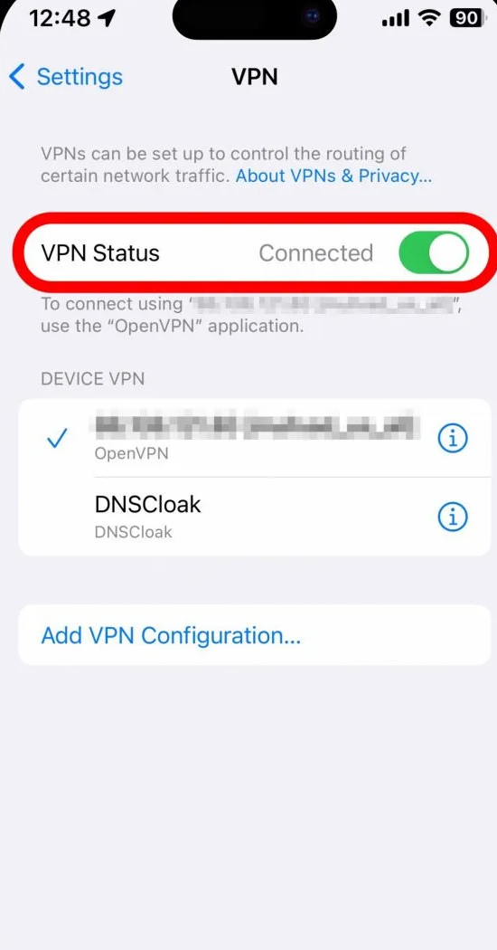 إعدادات VPN على iPhone وعملية إعادة التشغيل يتم التحقق منها بينما تفشل إعدادات Apple Intelligence و Siri في الظهور بشكل صحيح.