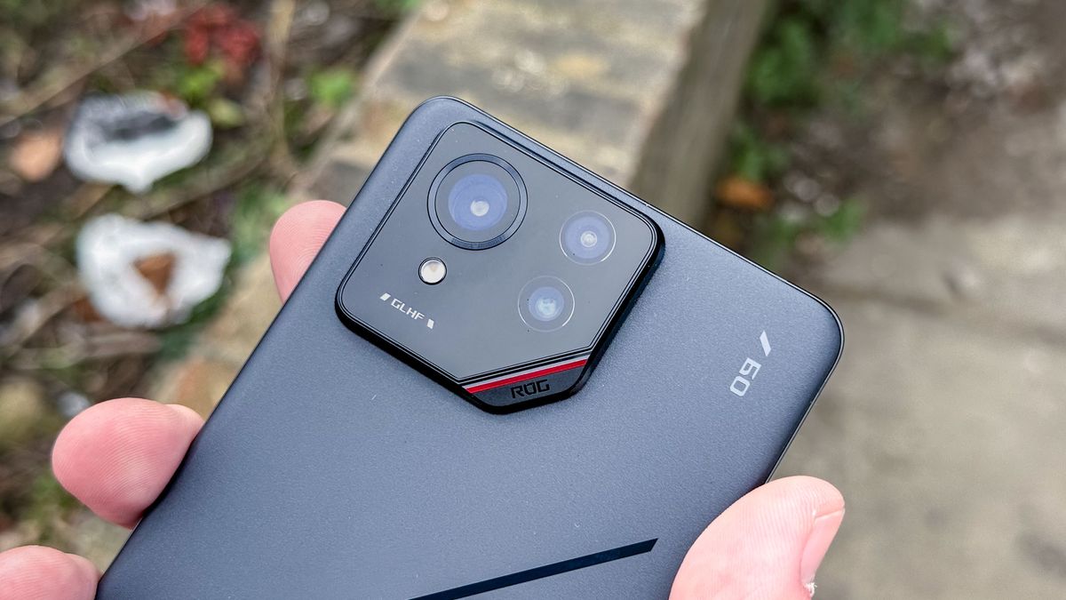 الكاميرات الخلفية لهاتف Asus ROG Phone 9 Pro