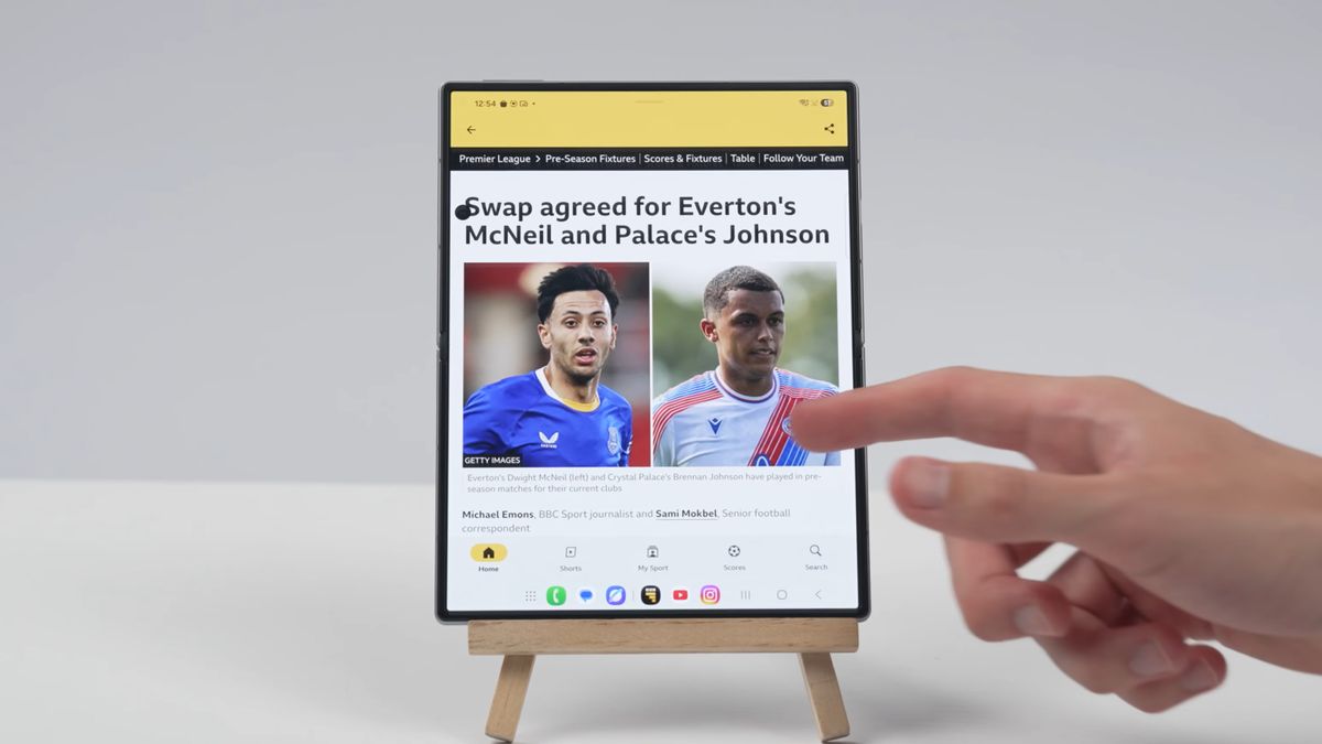 لقطات منتج Samsung Galaxy Z Fold 8