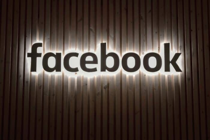 شعار Facebook