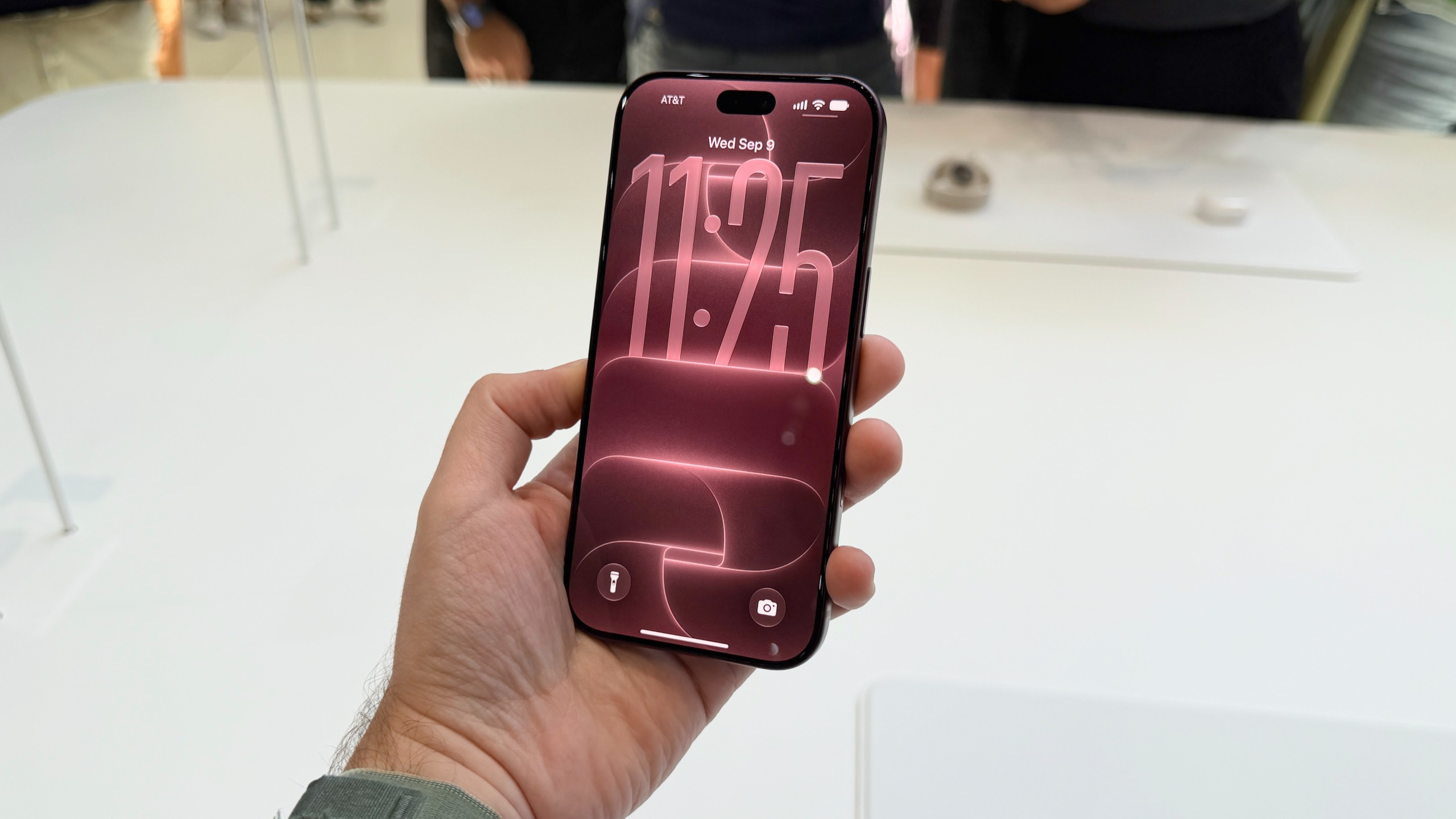 تجربة عملية لهاتفي Apple iPhone 18 Pro و iPhone 18 Pro Max
