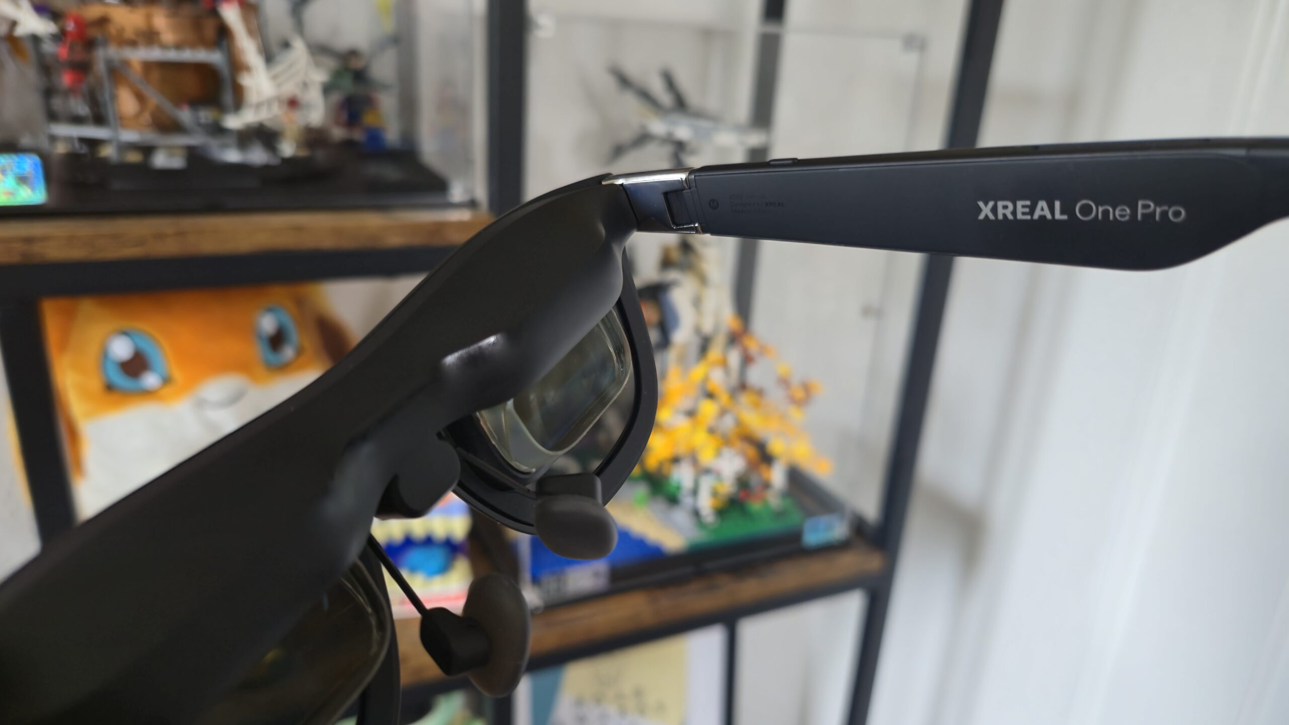 نظارات Xreal One Pro الذكية